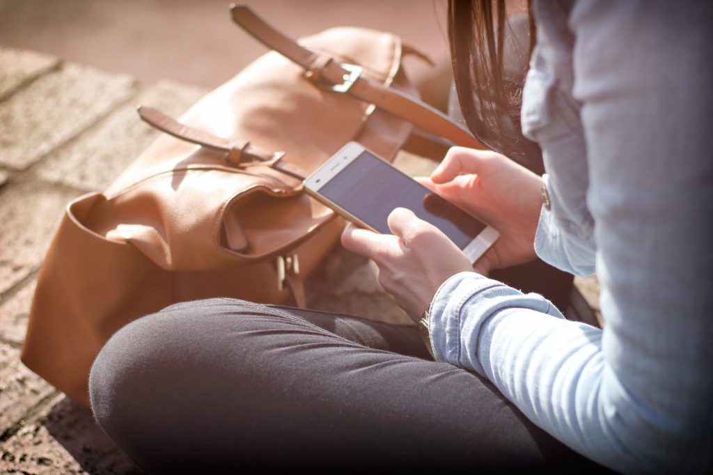 bag-electronics-girl-hands-359757