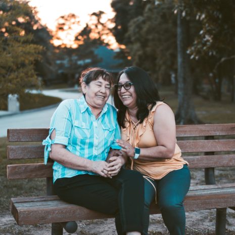 unsplash_women on bench